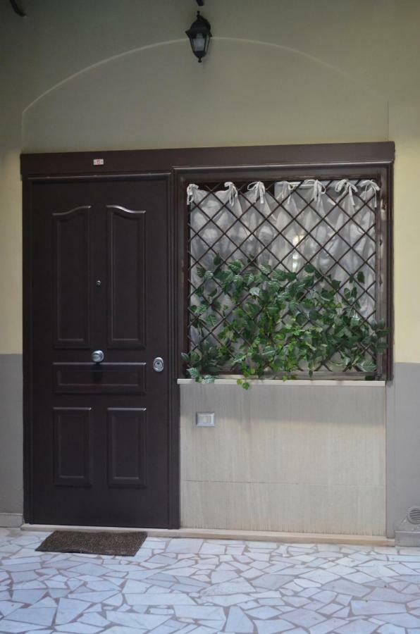 A Due Passi Dal Duomo Villa Naples Exterior photo